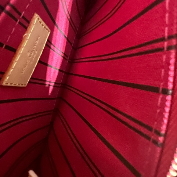 Authentic LOUIS VUITTON Monogram Neverfull GM - Picture 13 of 16